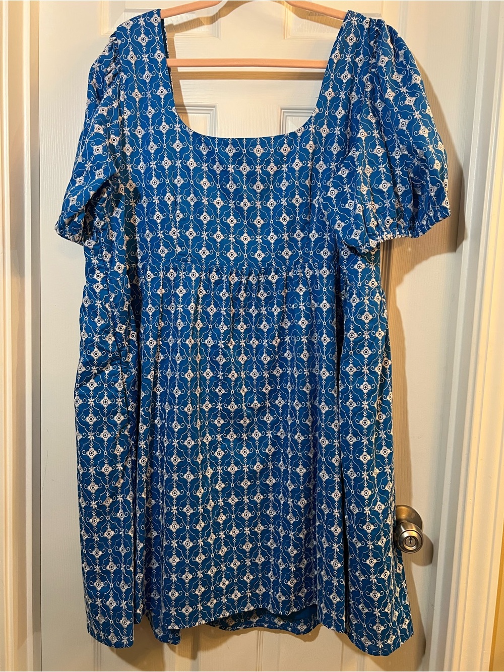🦋 Blue embroidered Rhodes Dress with Puff Sleeves size 2x - Picture 5 of 6